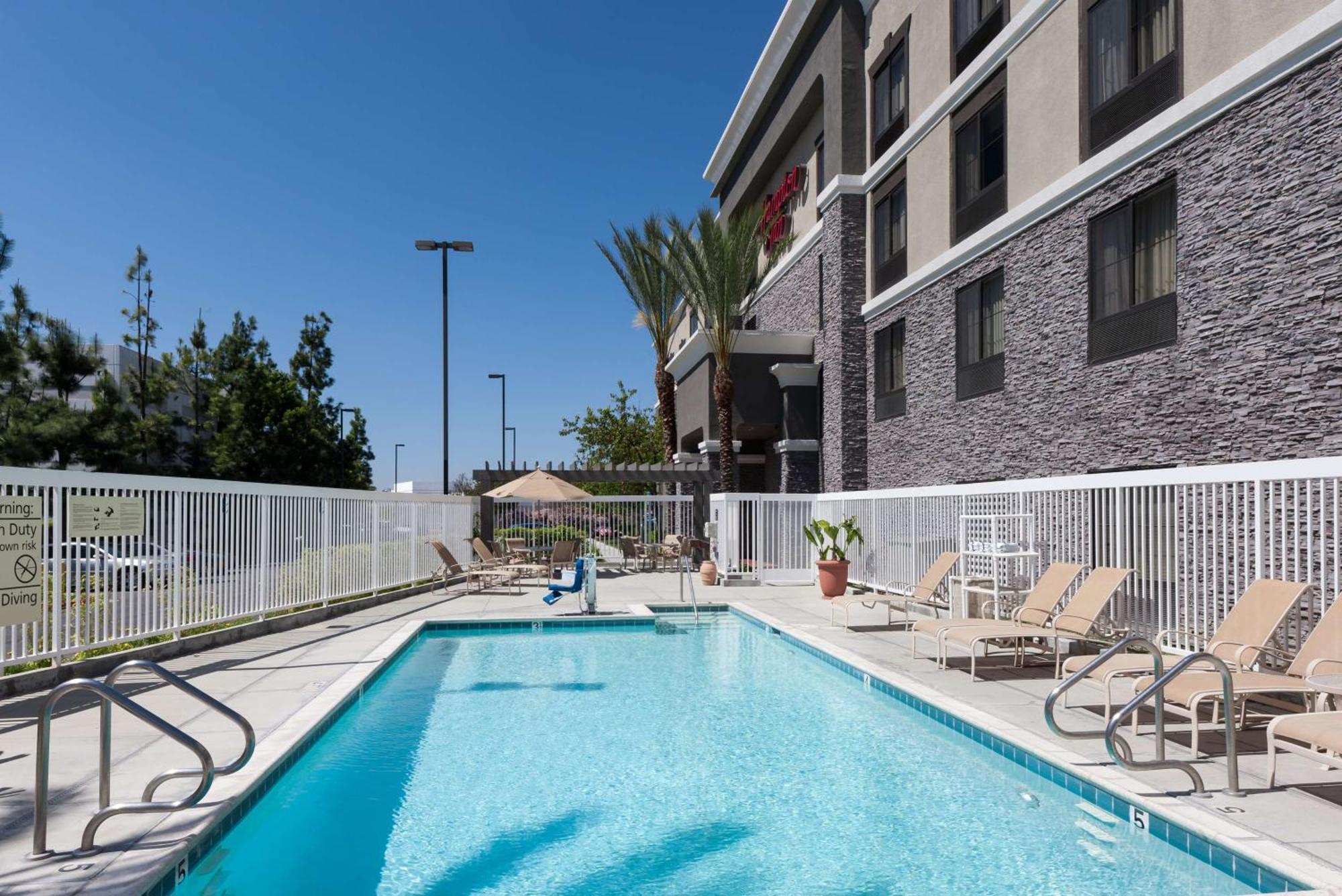 Hampton Inn Los Angeles Orange County Cypress Bagian luar foto