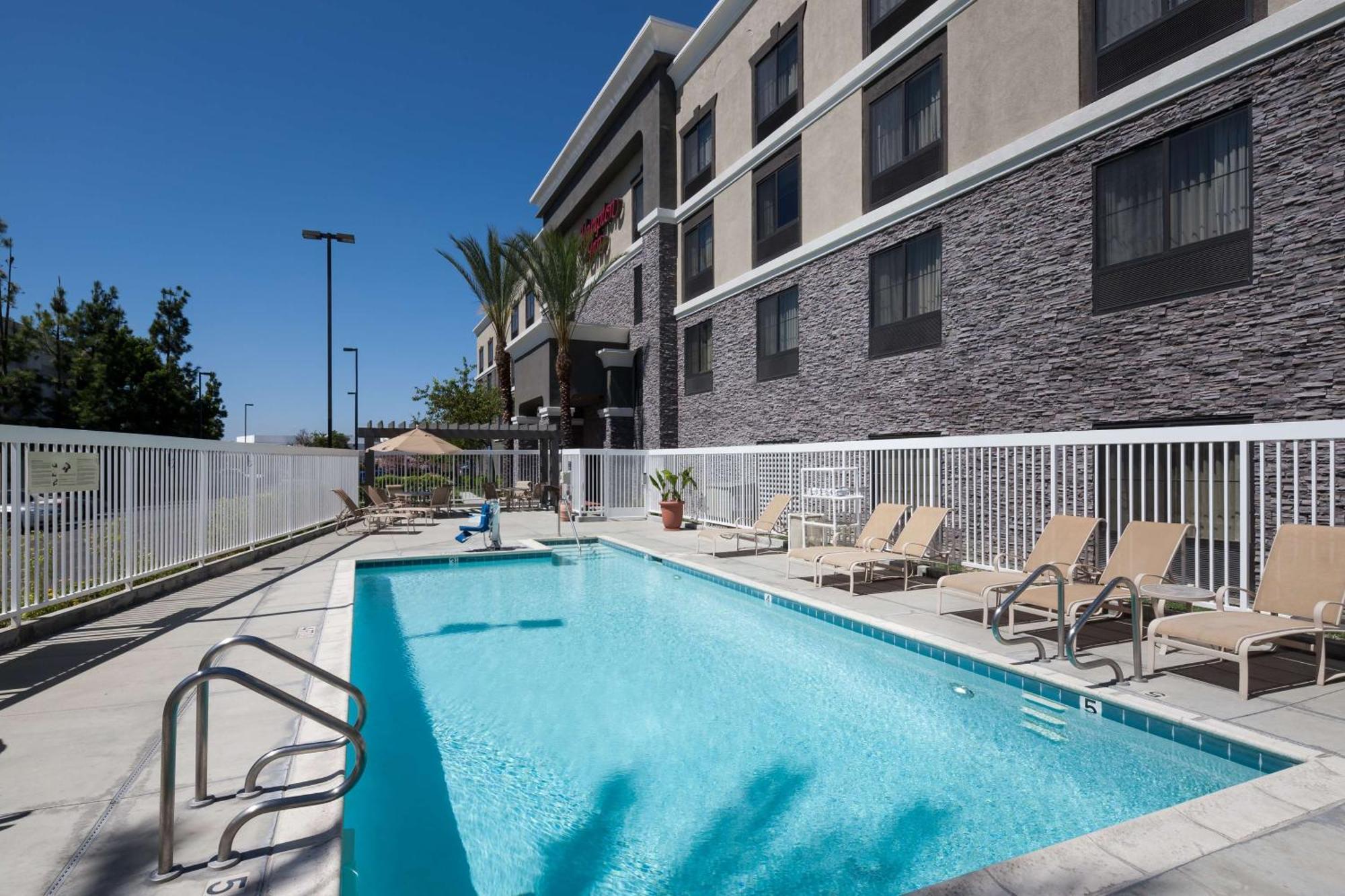 Hampton Inn Los Angeles Orange County Cypress Bagian luar foto